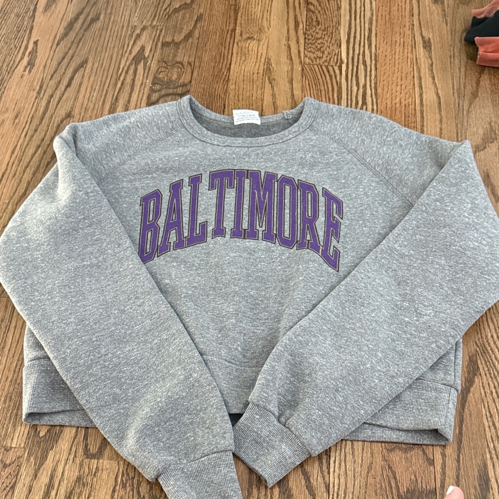 baltimore cropped crewneck